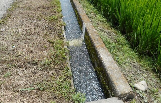田んぼの水路やU字溝のジョイントからの水漏れ補修用アイテム！誰でも簡単に農業用水路補修できる