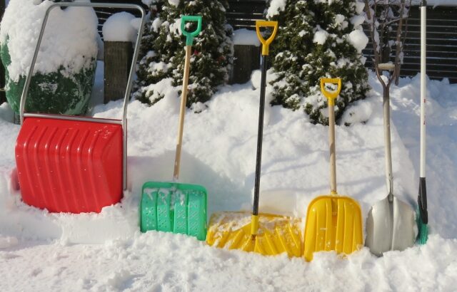 雪かきに使う道具